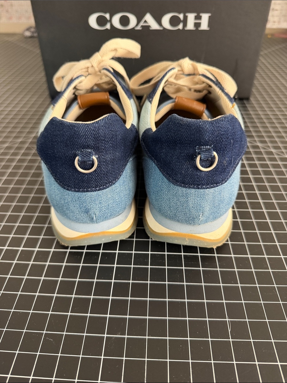Great Condition Women Coach Sneakers Size 9. - Picture 5 of 10